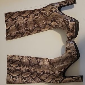 Worthington women's snakeskin boots size 9M